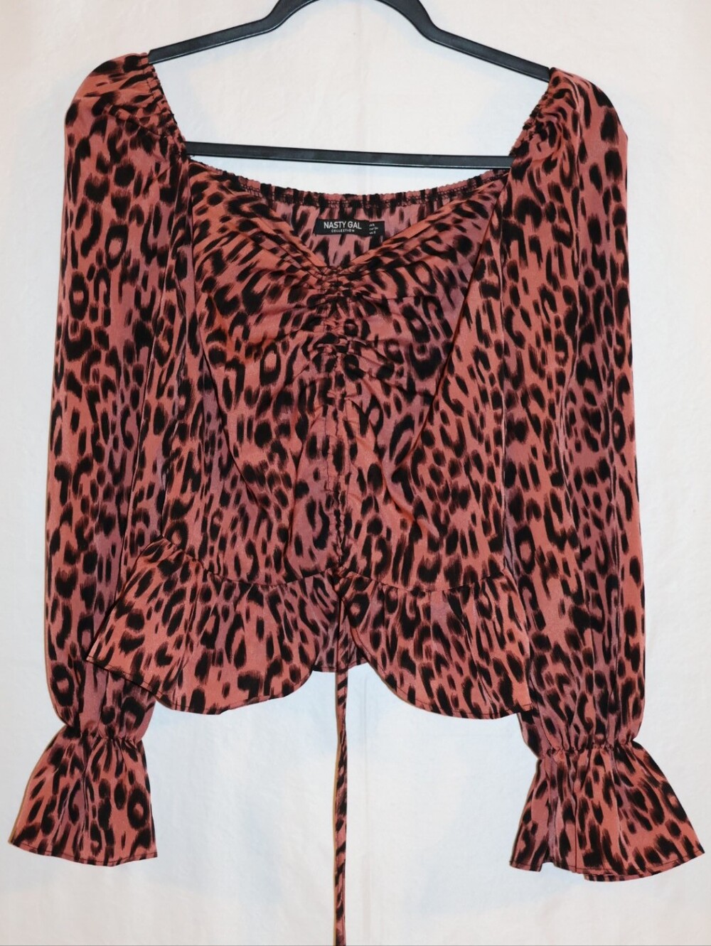 Nasty Gal Pink-Coral Leopard-Print Ruched Puff Long Sleeve Cropped Blouse.
